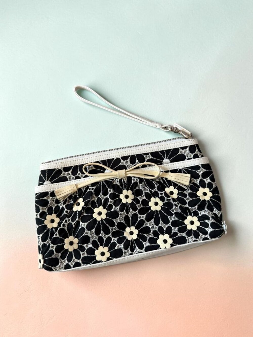 ISABELLA FIORE Black Cream Floral Wristlet Clutch